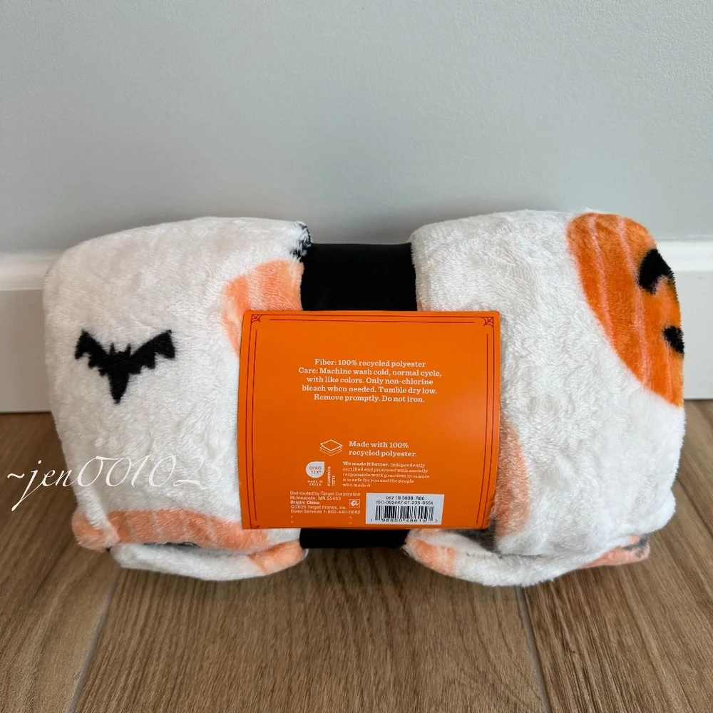 Halloween Pumpkin Plush Throw Blanket - Hyde & EEK!
